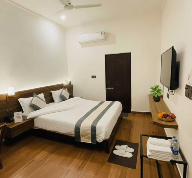 Maharaja King Bed Room